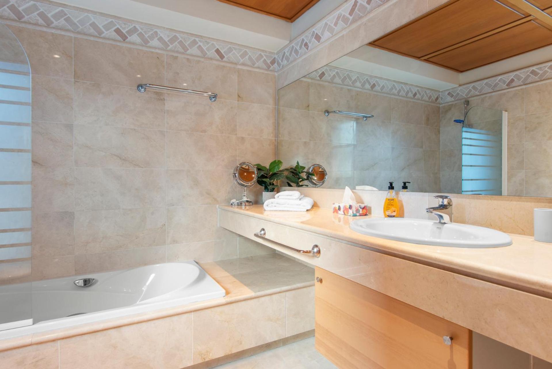 Luxury Villa Robledal By Mabiente - Views Of The Sea And The Golf Course Marbella Luaran gambar